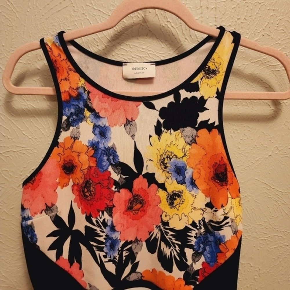 Floral Mystic Dress Size Large‎